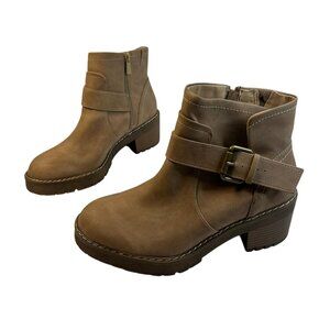 Torrid Single Strap Ankle Bootie Taupe Size 9WW Lug Sole Chunky Booties #85718